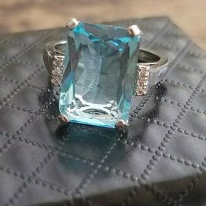 4 Carot Aquamarine Ring